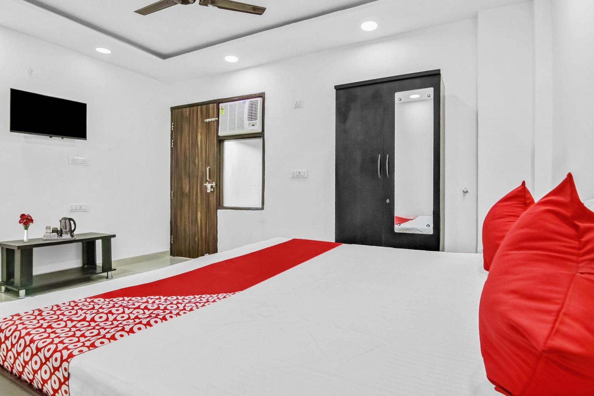 Flagship Hotel Secret Mirage Near Rithala Metro Station New Delhi Buitenkant foto
