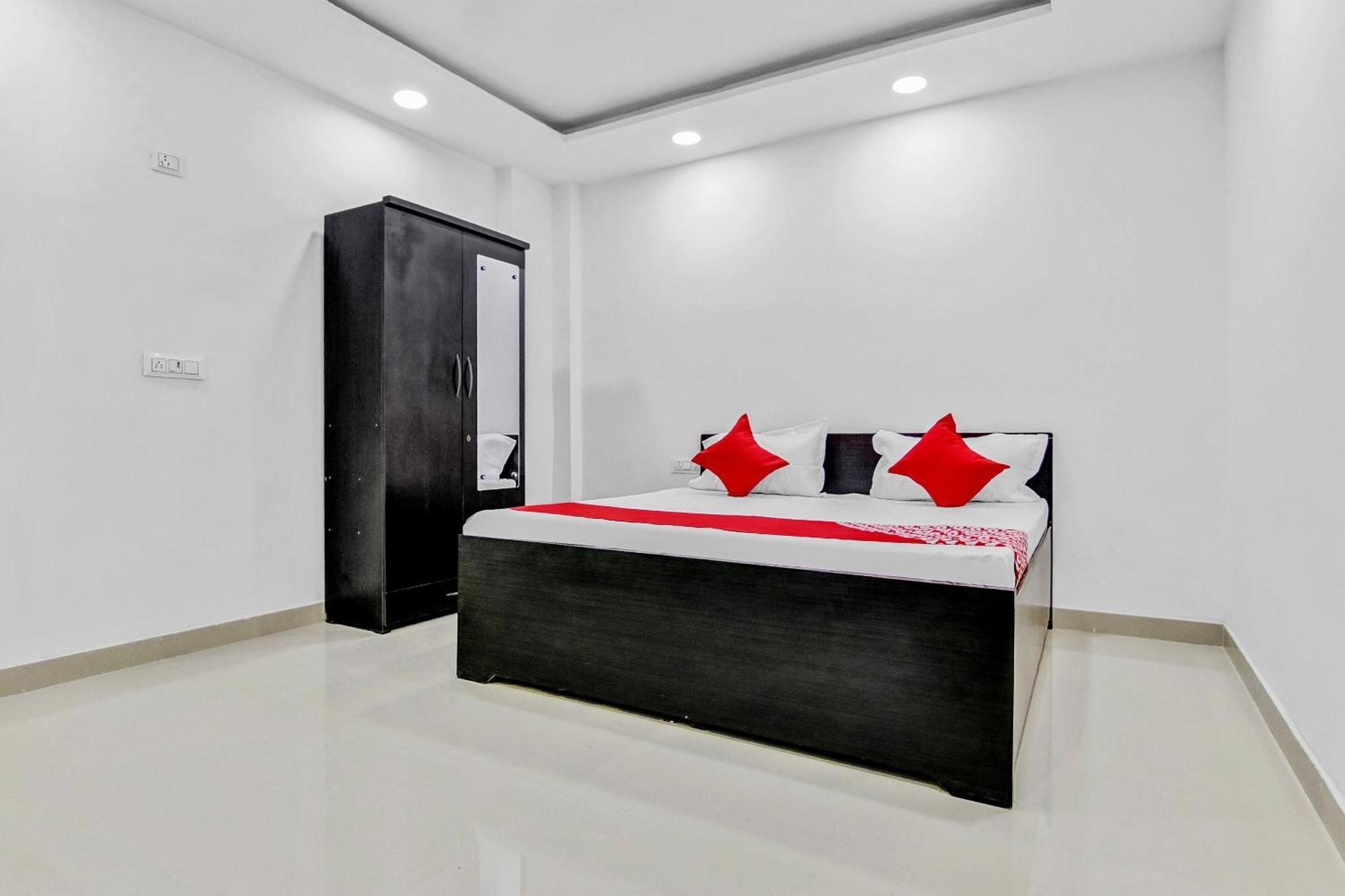 Flagship Hotel Secret Mirage Near Rithala Metro Station New Delhi Buitenkant foto