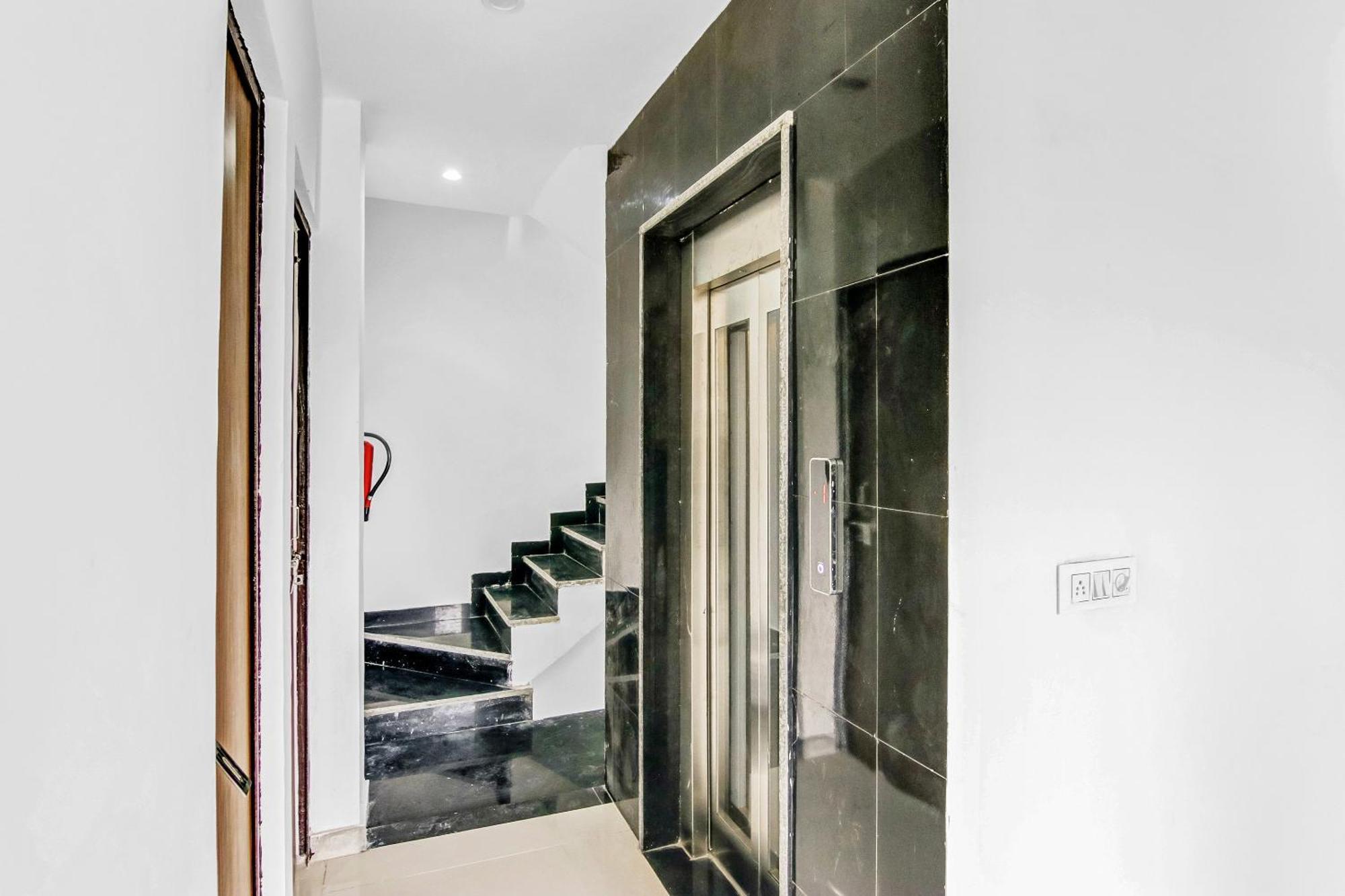 Flagship Hotel Secret Mirage Near Rithala Metro Station New Delhi Buitenkant foto